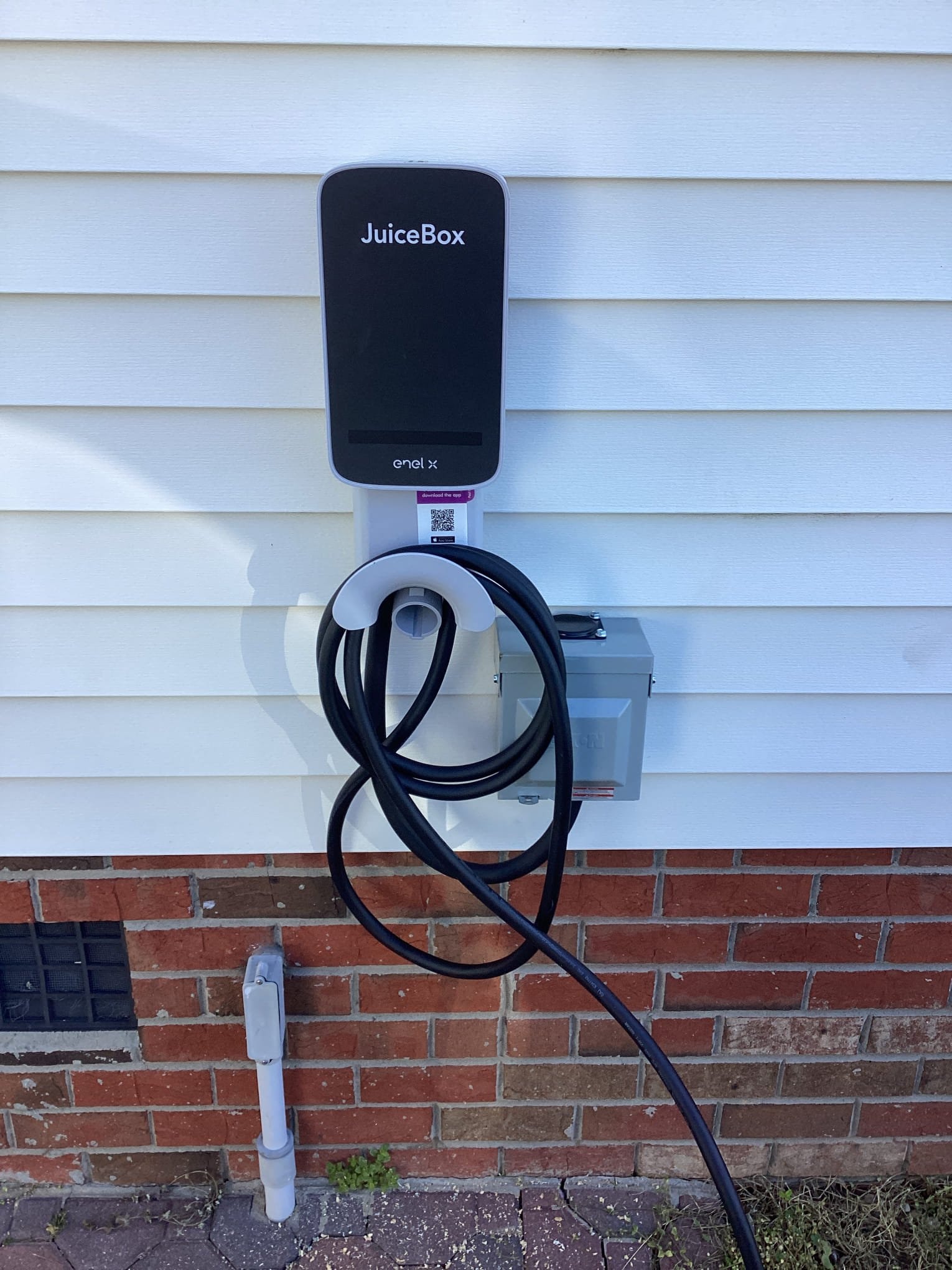 Level 2 EV Charger Installation with NEMA 14-50 in Rocky Mount completed by Touchstone Electric