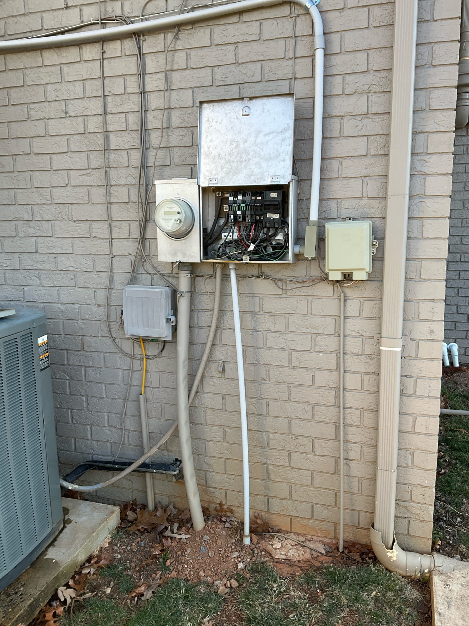 200A Service & Meter Base Upgrade with New Breakers in Hickory, NC completed by Touchstone Electric
