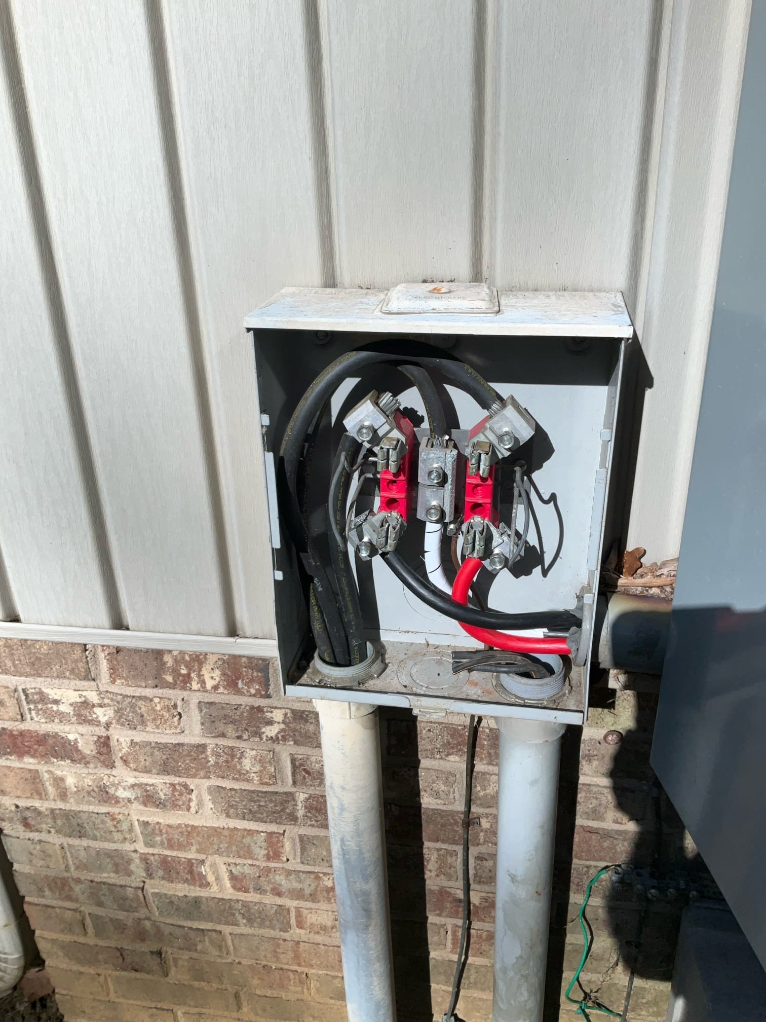 Charlotte Whole-House Surge Protector Installation – 10-Year Warranty completed by Touchstone Electric