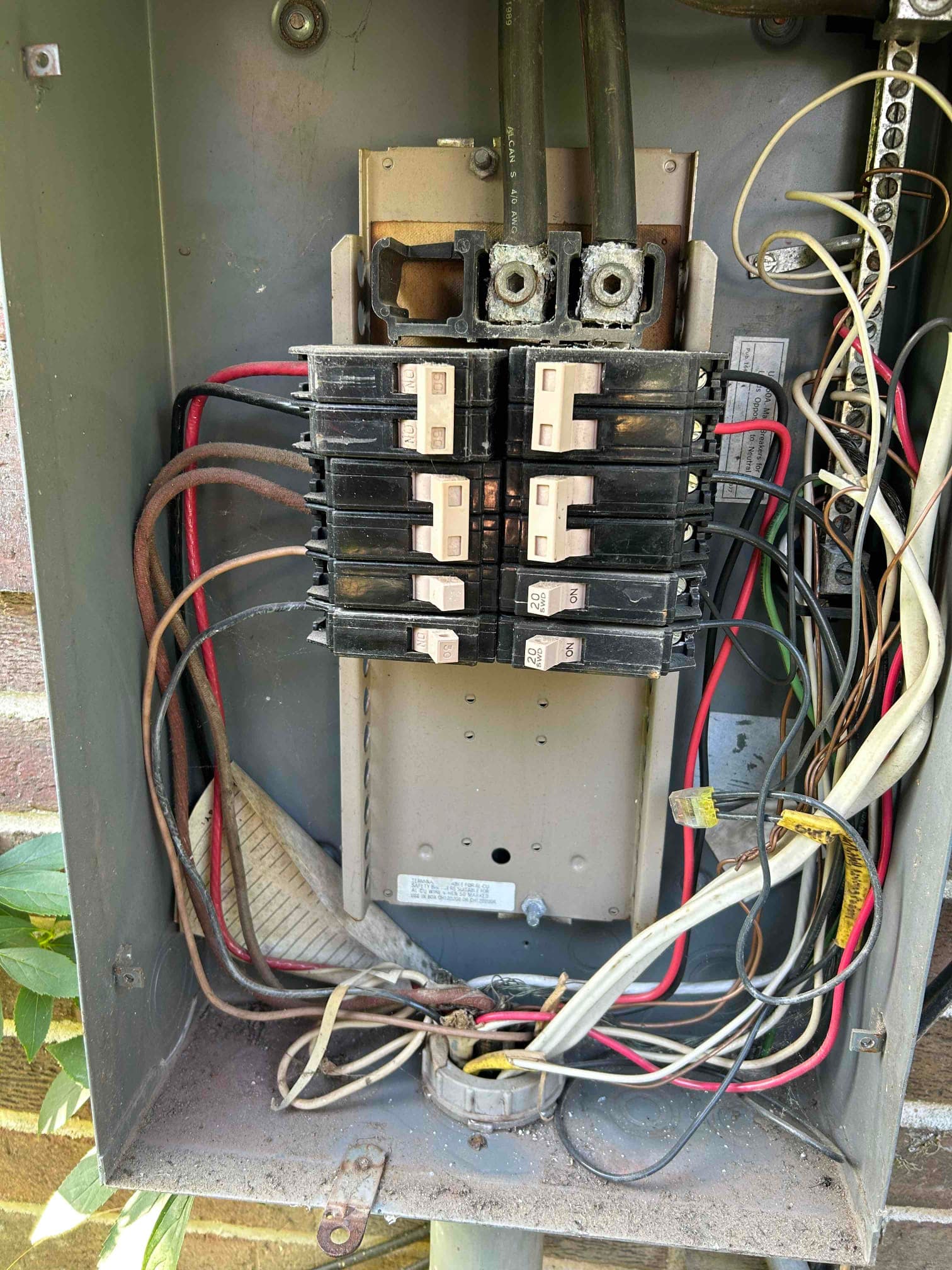 Manual transfer switch installation for portable generator backup